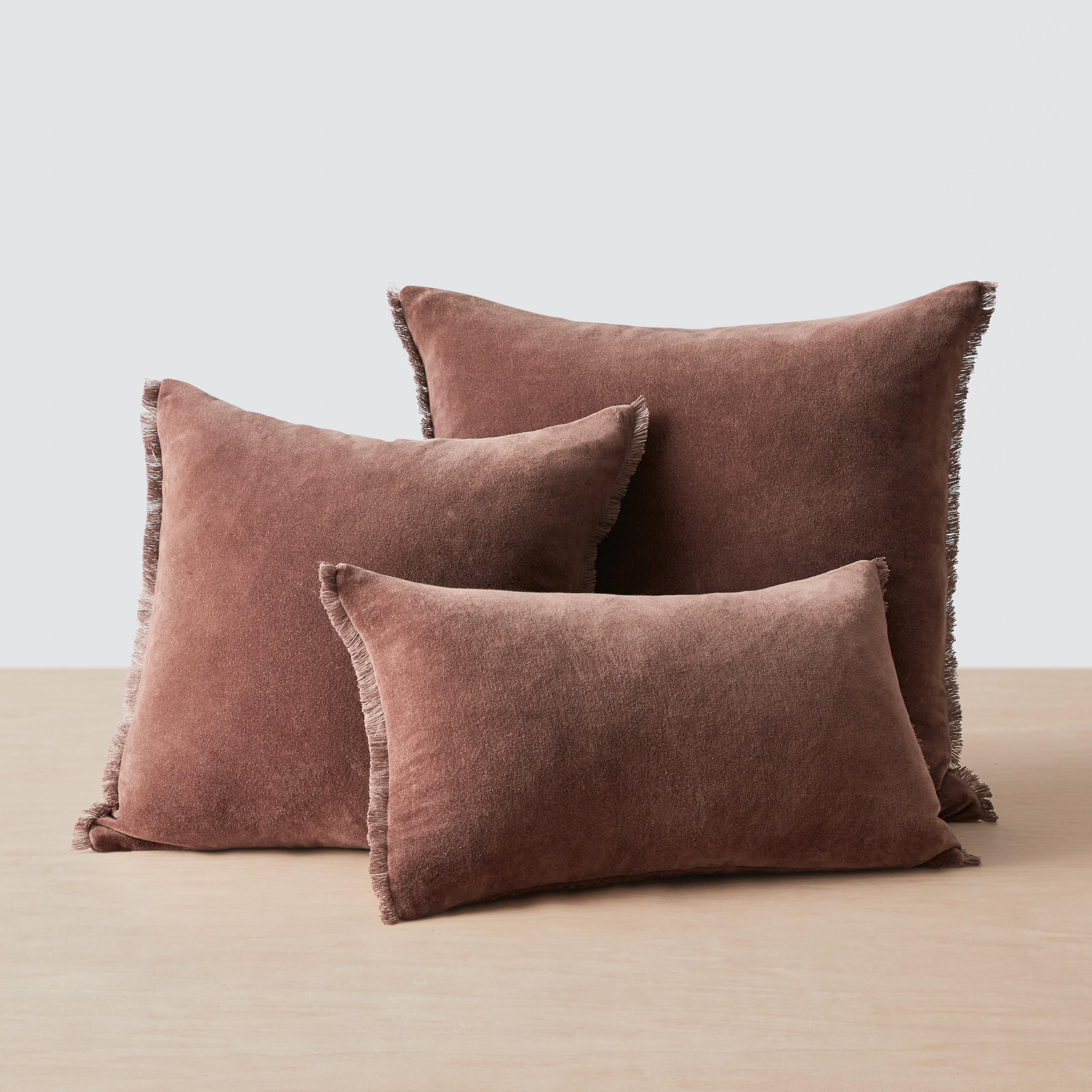 Naveta Velvet Small Lumbar Pillow
