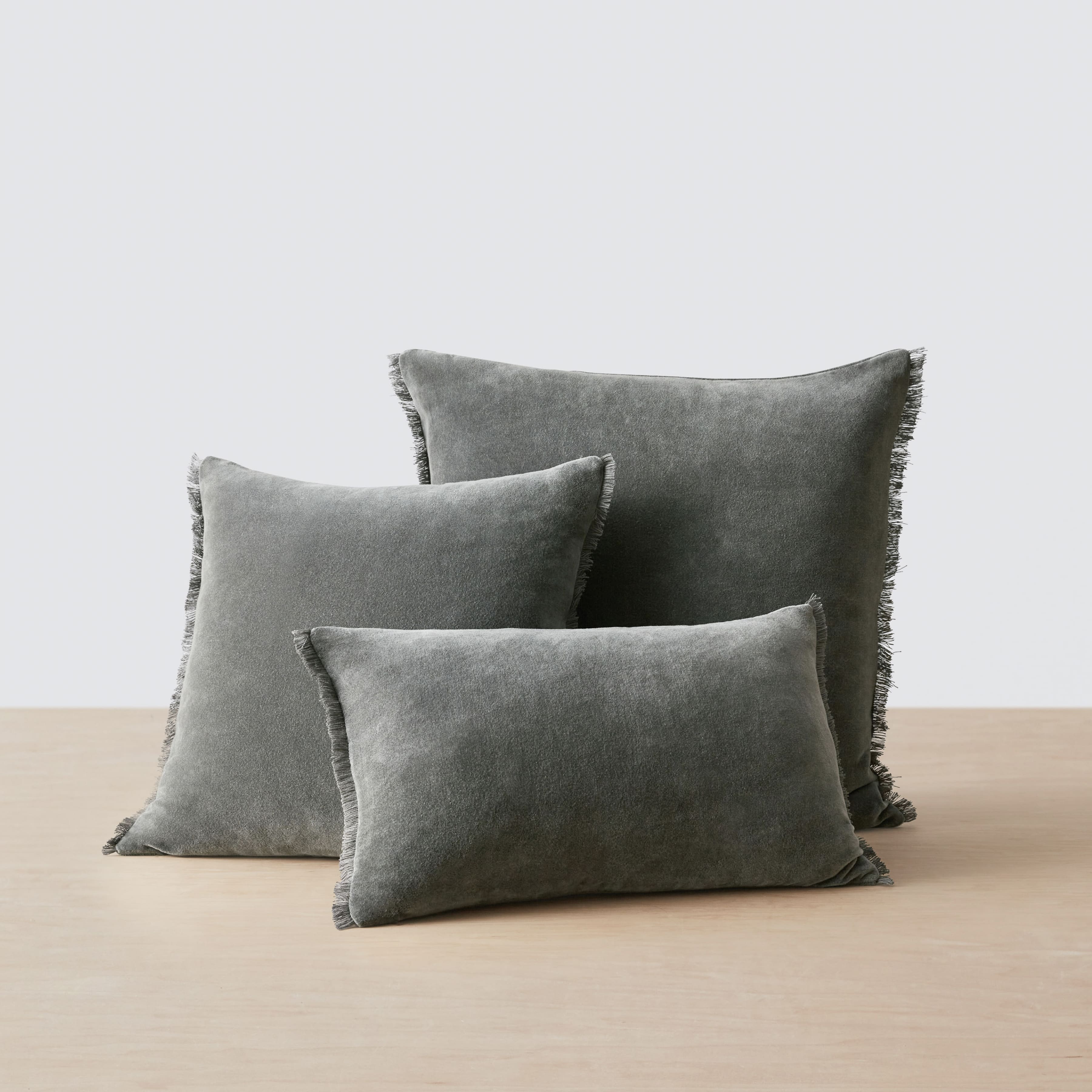 Naveta Velvet Small Lumbar Pillow